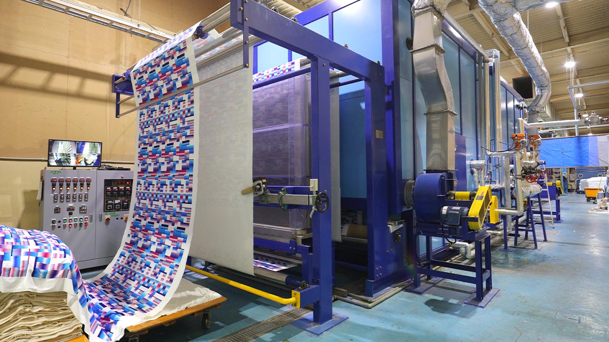 新居田物産 今治工場のインクジェットプリント機