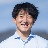 新居田物産 専務取締役 新居田 武大